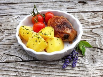 Pečené kuře s bramborem